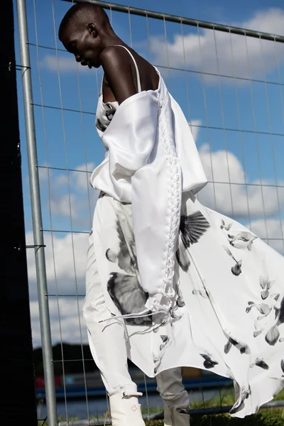 Look 23